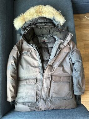 Men's XL Triple Fat Goose heavy down parka